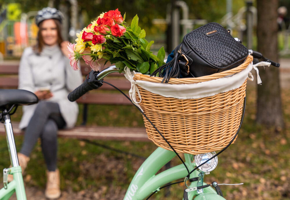 Koszyk wiklinowy na rower VÖGEL VKS-702 CP Stylowy Biały montowany na kierownicy