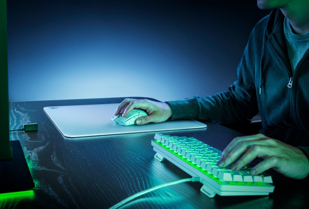 Podkładka RAZER Atlas Black Edition precyzja technologia speed weave ultra gładka powierzchnia stabilność poziom wysoki design rozmiar