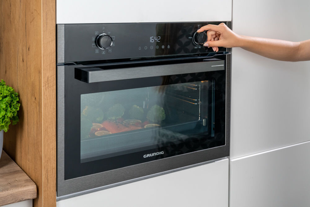 Piekarnik GRUNDIG GEKM19300DX Elektryczny innowacyjne rozwiazanie zestaw 6 nozy system 3D 