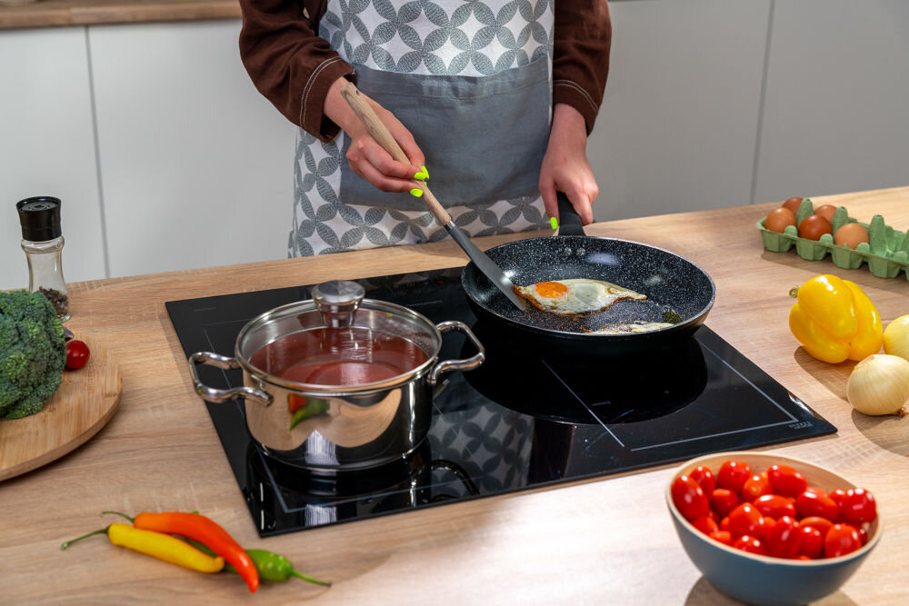Płyta indukcyjna GRUNDIG GIEI 623472MN booster szybsze gotowanie