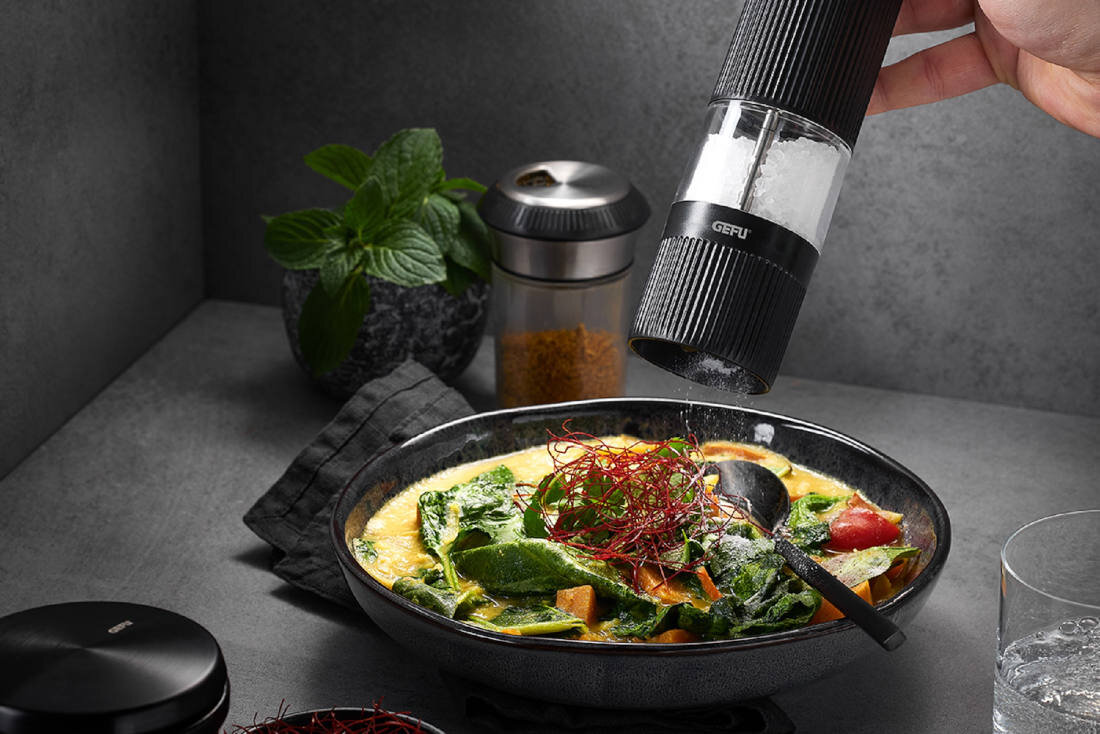 Mlynek do przypraw GEFU Spezia niezaleznosc zasilanie baterie