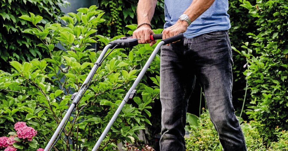 Kosiarka akumulatorowa EINHELL GE-CM 18/32 Li 4813413256 komfortowa raczka ergonomiczna forma skladana funkcje zabezpieczajace zabezpieczenie przed przypadkowym uruchomieniem