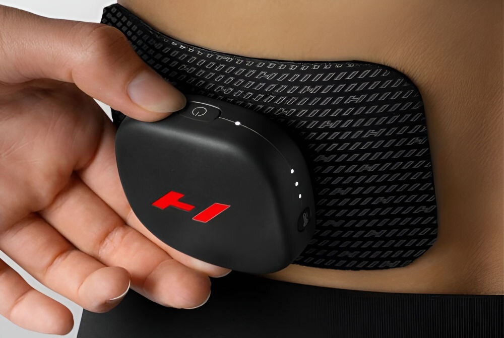 Masażer HYPERICE Venom Go prosta obsługa zdalne sterowanie aplikacja łączność bluetooth intuicyjne przyciski na urzadzeniu łatwa regulacja mocy ciepła i wibracji technologia HyperHeat optymalne poziomy ciepła podniesiony komfort użytkowania