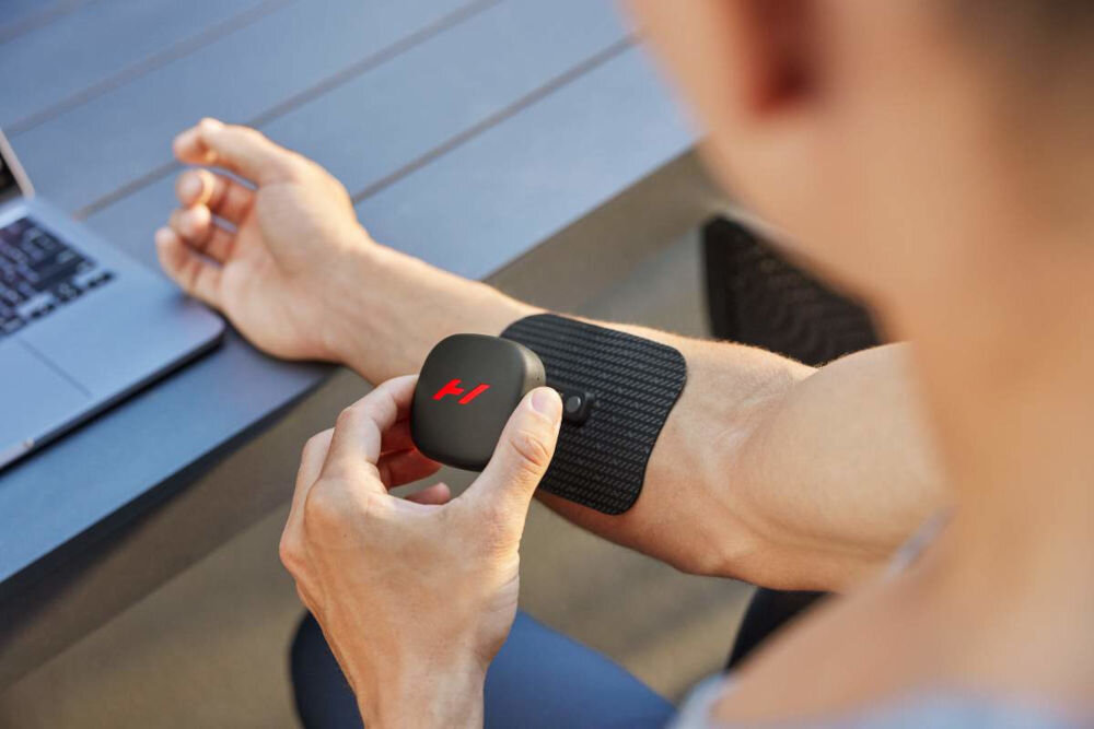 Masażer HYPERICE Venom Go praktyczne rozwiązania technologiczne szeroka gama zastosowań terapeutycznych mobilność wszechstronność dla osób prowadzących aktywny tryb życia elastyczność niezawodność w różnych sytuacjach