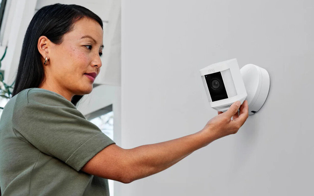 Kamera RING Spotlight Cam Plus Wired odporność wytrzymałość temperatura