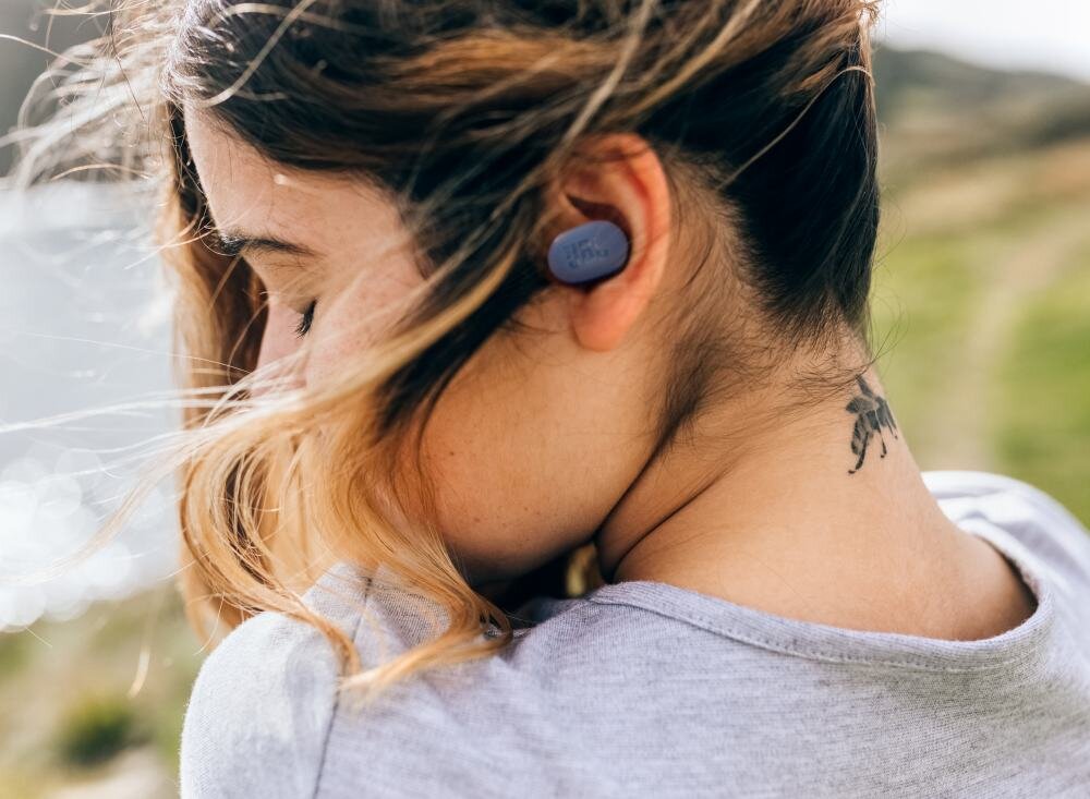 JBL TUNE BUDS przetworniki aktywna redukcja szumów design dopasowanie łączność wygoda sterowanie bateria