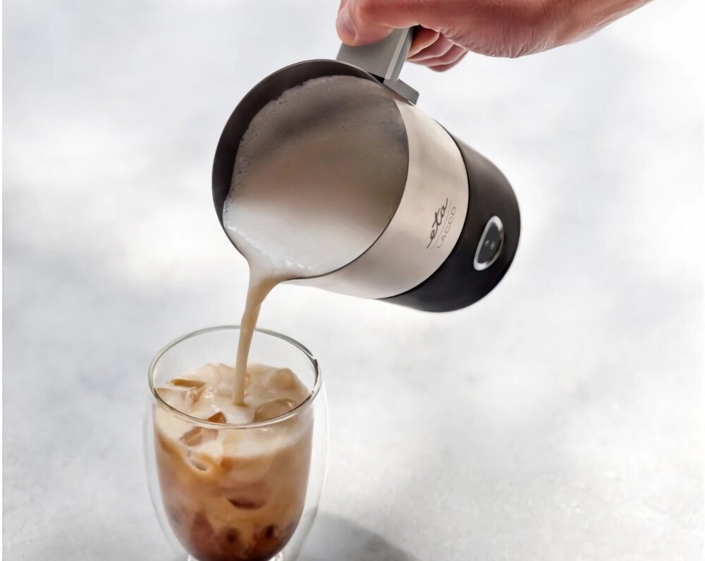 Spieniacz ETA Lacco 518990000 Wygląd design prezentacja wizualizacja tło Kremowa pianka na co dzień