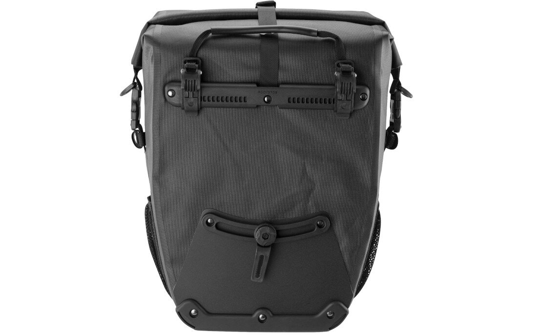 Sakwa rowerowa ROCKBROS AS-001-2BK zdjęcie lifestyle Ochrona przed wilgocią z wodoodpornego nylonu 