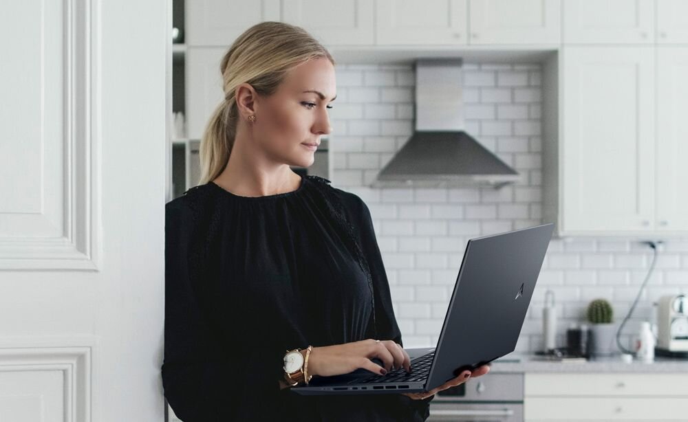 Laptop ASUS Zenbook 15 - 76 Wh 