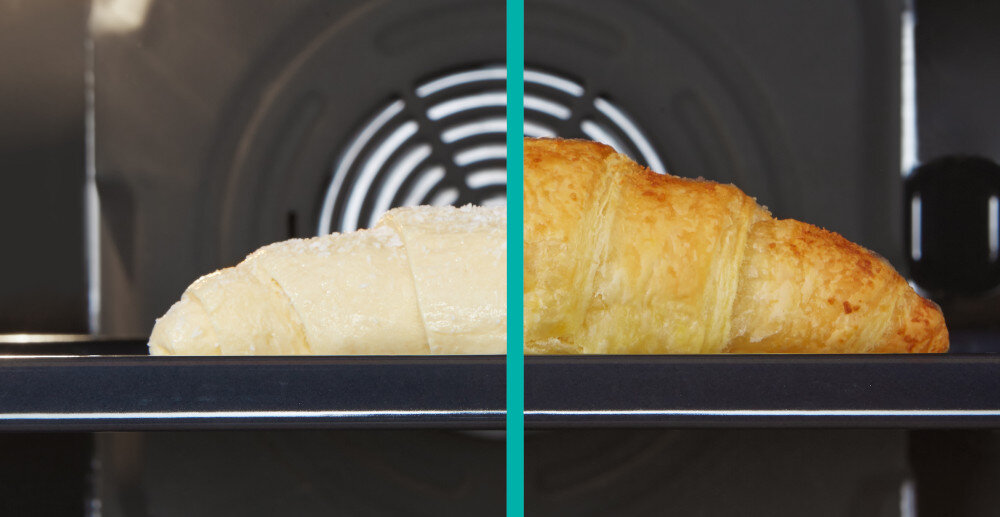 KUCHNIA GORENJE GECS6C70WC wizualizacja porównanie dwie części croissant rozmrożony upieczony efekty mrożone przekąski gotowe dania szybkie pieczenie chrupiąca skórka soczyste wnętrze wygodne gotowanie efektywne pieczenie smaczne posiłki