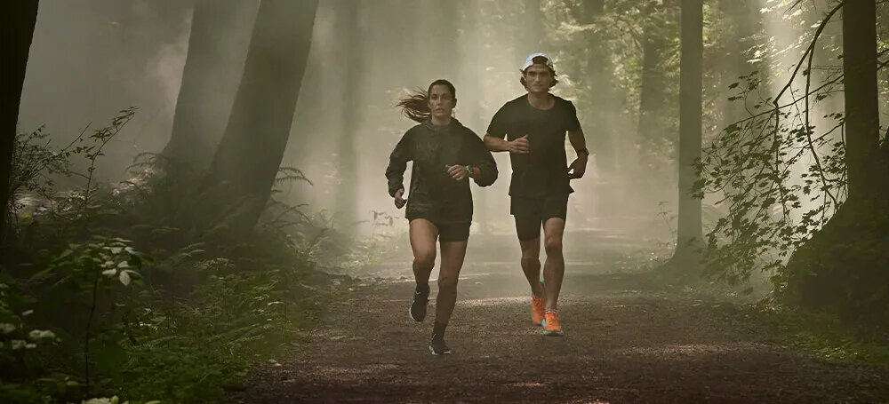 SMARTWATCH GARMIN FORERUNNER 255S ekran bateria czujniki zdrowie sport pasek ładowanie pojemność rozdzielczość łączność sterowanie krew puls rozmowy smartfon aplikacja