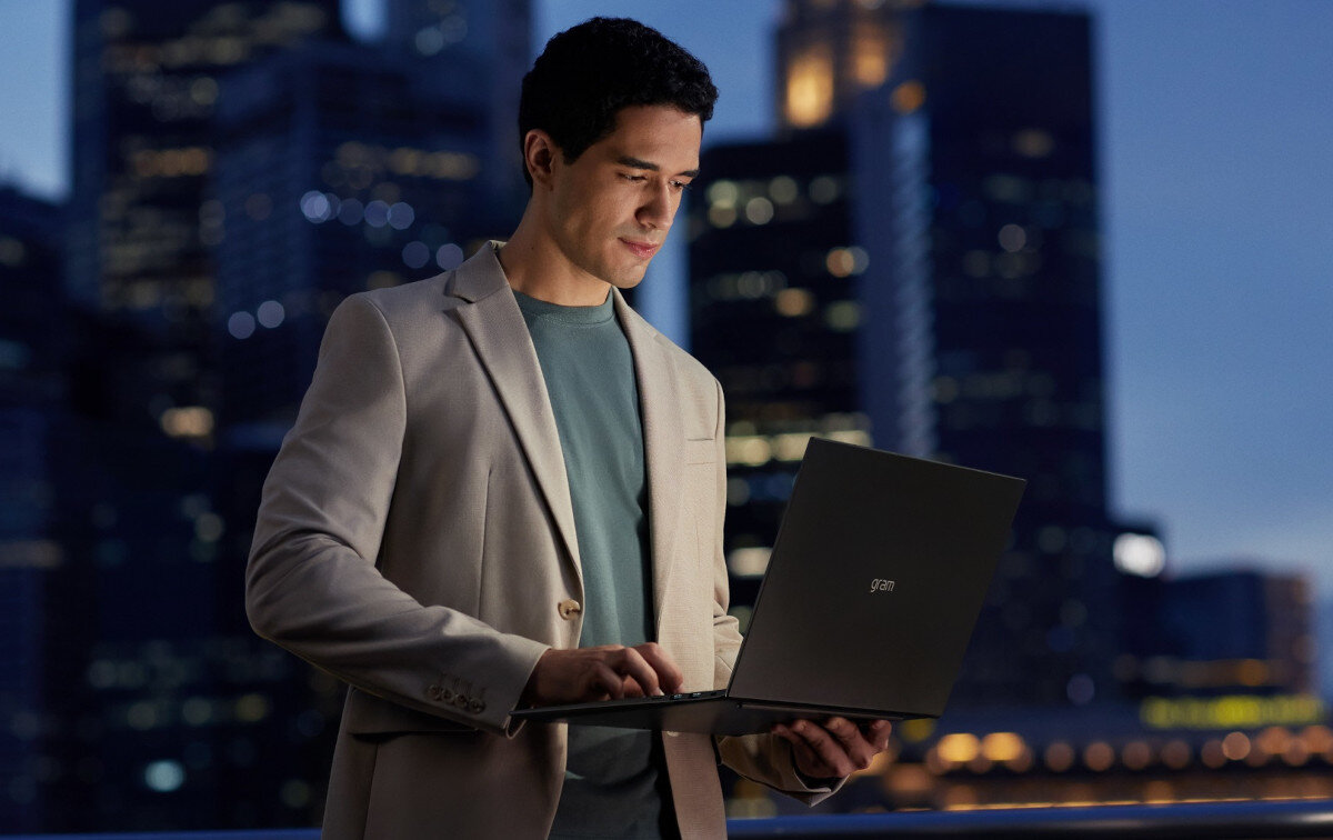 Laptop LG Gram 2023 16ZB90R-G.AA55Y bateria żywotność czas działania klawiatura podświetlenie