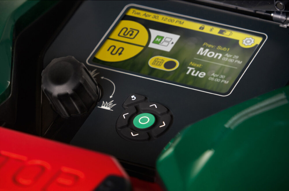 Robot koszący ROBOMOW RK2000 22AKHAFB619 sterowanie Bluetooth kolorowy wyświetlacz HD przekątna 4,3 cala dotykowy panel do samodzielnego koszenia trawnika