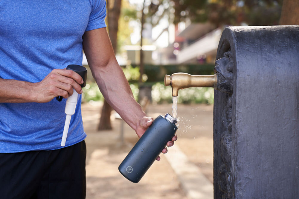 Butelka filtrująca TAPP WATER BottlePro 740 ml Czarny usuwa zanieczyszczenia pozostawia minerały