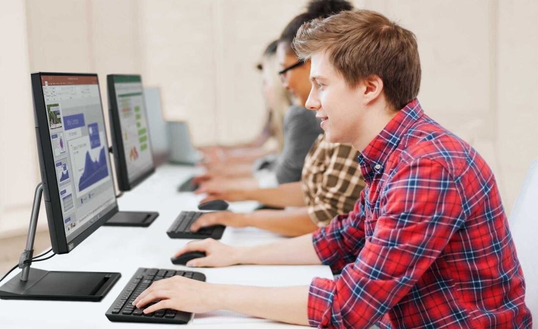 Komputer LENOVO ThinkCentre Neo 30a - SSD   