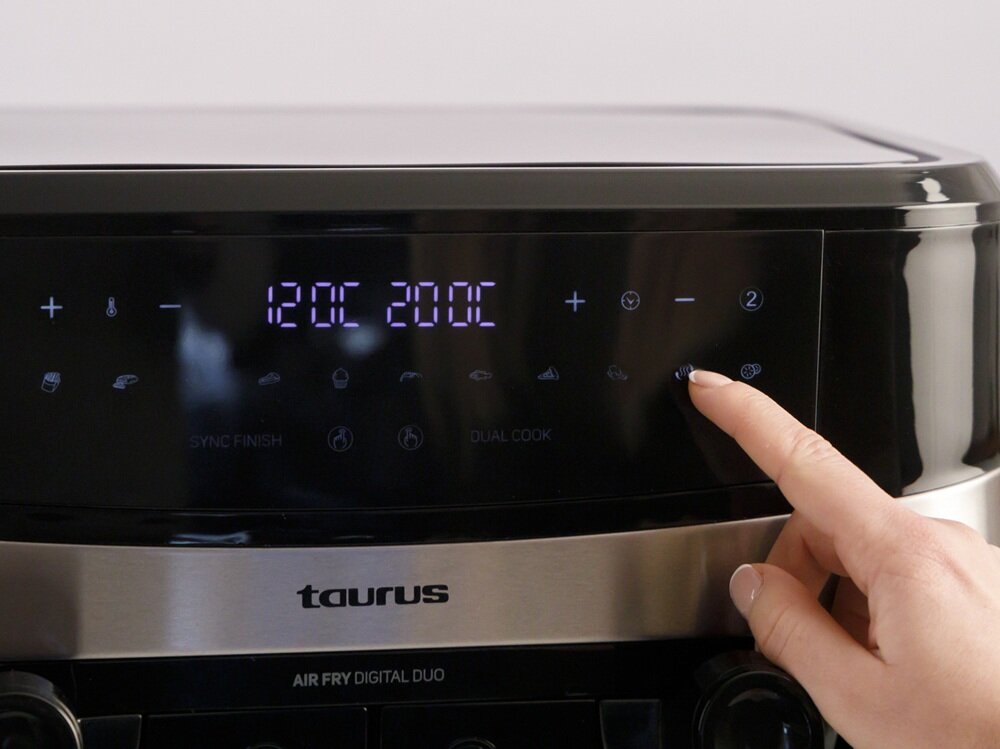 Frytkownica beztłuszczowa TAURUS AF2600D Czarny cyfrowy ekran dotykowy, 12 automatycznych programów, szeroki zakres temperatur