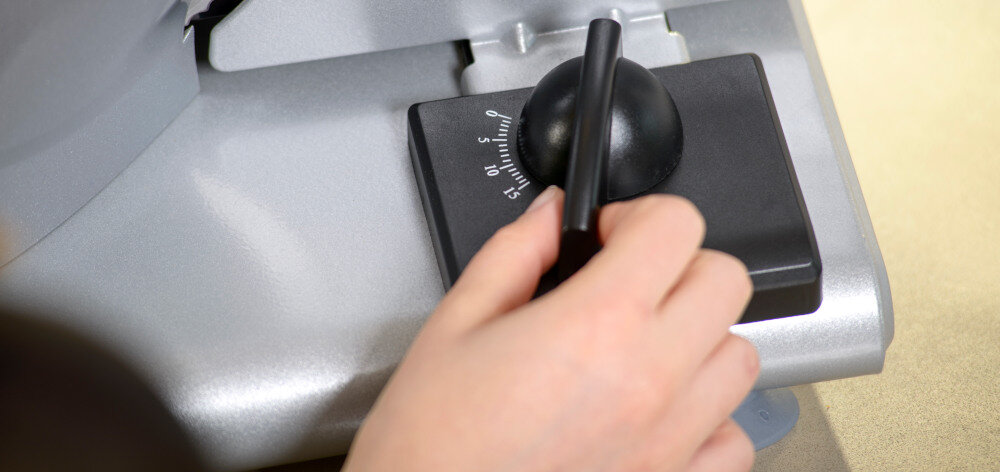 Krajalnica TAURUS Cutmaster 915511000 regulacja grubosci od 1 do 15mm