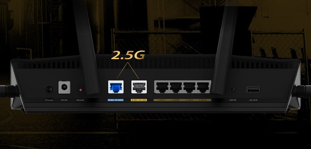 Router ASUS RT-AX88U Pro Tylny panel urządzenia sieciowego z widocznymi portami, w tym jednym niebieskim oznaczonym jako 2.5G oraz portem USB, porty, złącza