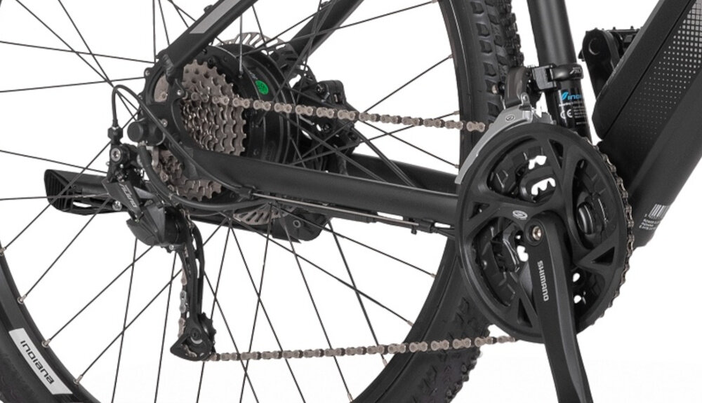 Rower elektryczny INDIANA E-MTB 2.0 M19 29 cali męski Czarno-szary manetki SHIMANO Altus SL-M2010 27 biegow przednia przerzutka Altus technologia Shadow przerzutka jest schowana mniej narazona na uszkodzenia duza wytrzymalosc precyzyjne dzialanie plynna bezproblemowa zmiana biegow tylna przerzutka Alivio dla amatorow i polprofesjonalistow cicha w dzialaniu bezpieczna jazda