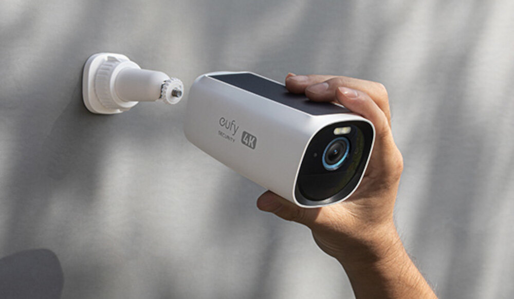 Kamera EUFY eufyCam 3 3 szt. + Stacja bazowa szerokokatny obiektyw pole widzenia 135° w pionie i w poziomie ochrona przez 24/7 montaz na wysokosci 2-3 metrow na zewnetrznej scianie budynku uchwyty i akcesoria montazowe
