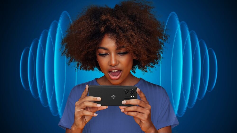 Smartfon MOTOROLA Edge 40  ekran bateria aparat procesor ram pamięć pojemność rozdzielczość zdjęcia filmy opis dane cechy blokady system łączność wifi bluetooth obudowa szkło odporność porty muzyka transfer sieć przekątna matryca waga czujniki oled amoled ips