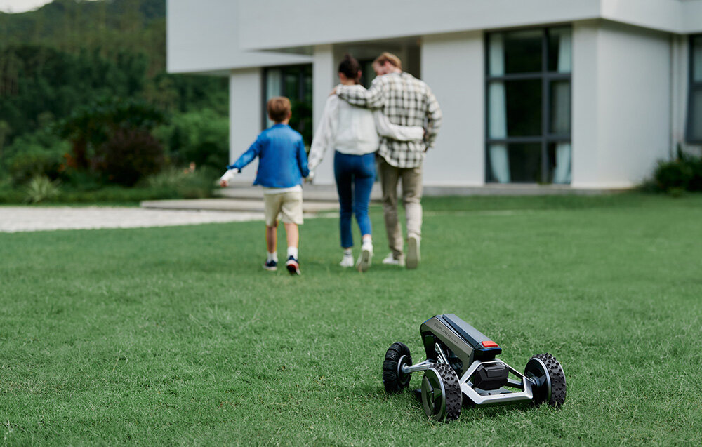 Robot koszący ECOFLOW Blade sterowanie Wi-Fi 3 obrotowe noże koszące koszenie trawy w zakresie od 20 do 76 mm szerokość robocza 26 cm