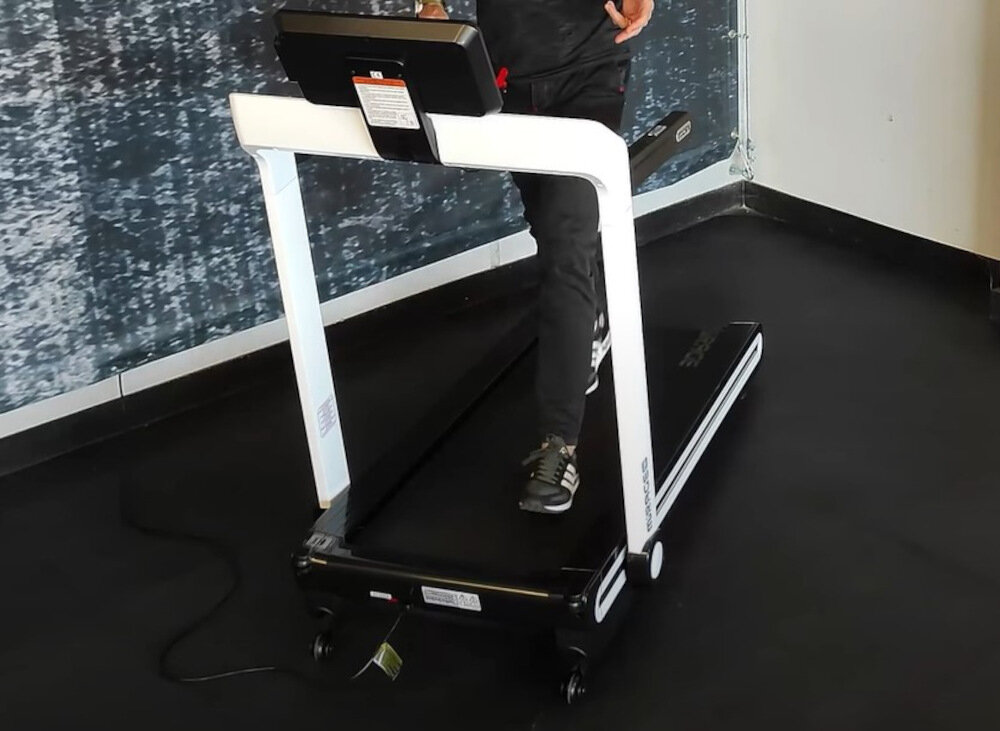 Bieżnia elektryczna TOORX Mirage C60 W roznorodne programy treningowe 12 zdefiniowanych profili programowych 1 program manualny program Body Fat 2 programy uzytkownika 2 programy HRC