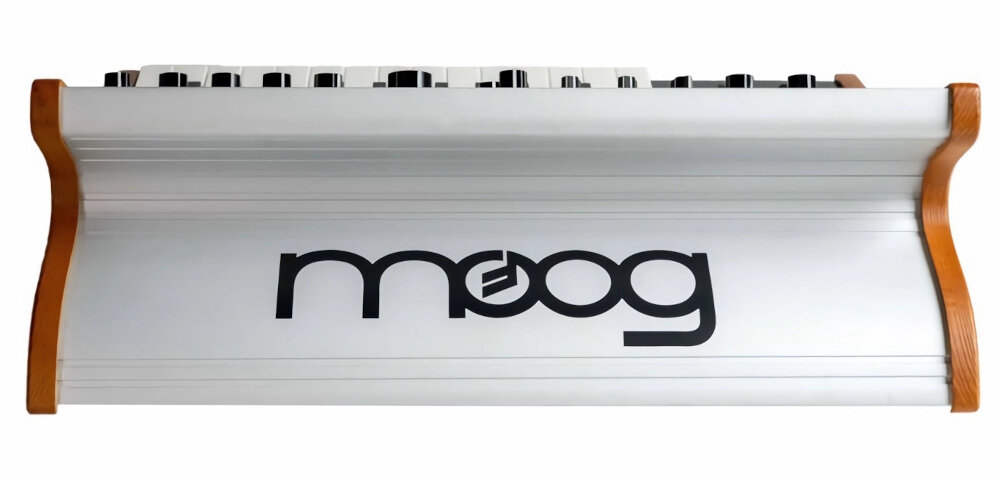Syntezator MOOG SUBsequent 25 - Wygodne sterowanie i kompatybilność, syntezator pokazany od tyłu