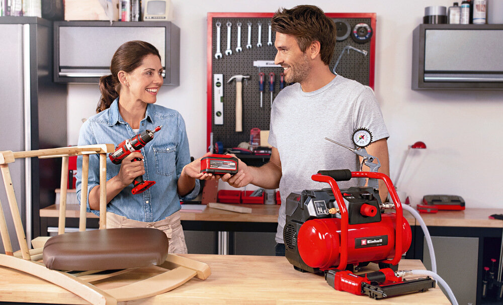 Zestaw akumulatorów Power X-Change Einhell 2x4,0Ah odpornosc na kurz korozjw wplywy mechaniczne gumowa powloka ochrona przed uderzeniami