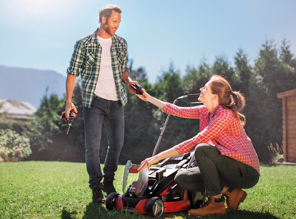 Akumulator EINHELL PXC 4511524 dwie baterie 18 V lacznie 36 V system zarzadzania akumulatorem ABS maksymalne bezpieczenstwo optymalna wydajnosc czas pracy tchnologia Li-Ion eliminuje efekt pamieci niskie samorozladowanie stala moc