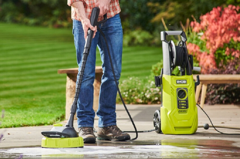 Myjka ciśnieniowa RYOBI RY150PWAA silnik elektryczny moc 1800 W maksymalne cisnienie do 150 barow maksymalny przepyw wody do 450 l/h czyszczenie wysokocisnieniowe moc przylaczeniowa 1,8 kW