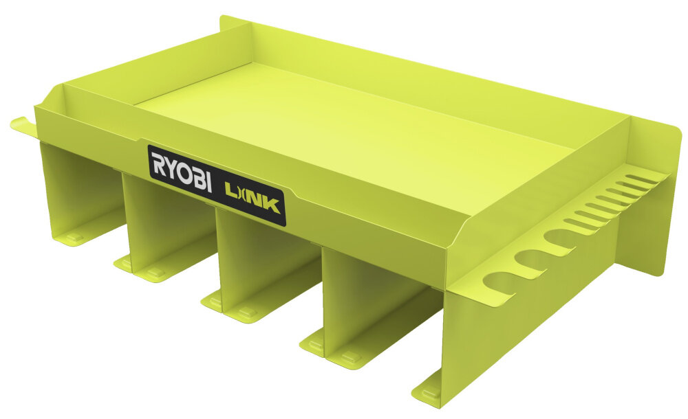 Półka z organizerem RYOBI Link RSLW401 półka na białym tle widoczna od przodu pod skosem specjalne wieszaki przechowywanie wielu elektronarzędzi w pozycji gotowej do użycia każde urządzenie ma swoje stałe miejsce lepsza organizacja większe bezpieczeństwo narzędzia nie leżą luzem nie są narażone na uszkodzenia