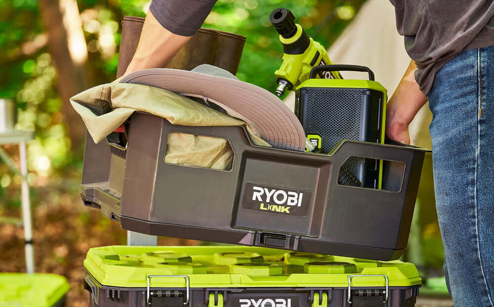 Skrzynia na narzędzia RYOBI RSL104 wygodny uchwyt swoboda mobilnosc wygoda udzwig do 22,7 kg