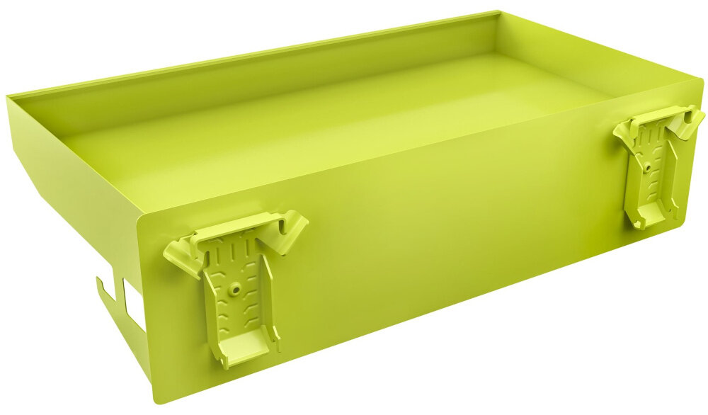 Półka z wieszakami RYOBI RSLW402 półka na białym tle widoczna od tyłu wymiary 145 x 535 x 280 mm waga 2,7 kg nie obciąża nadmiernie ściany oferuje dużo miejsca na przechowywanie narzędzi ułatwia dopasowanie do różnych przestrzeni