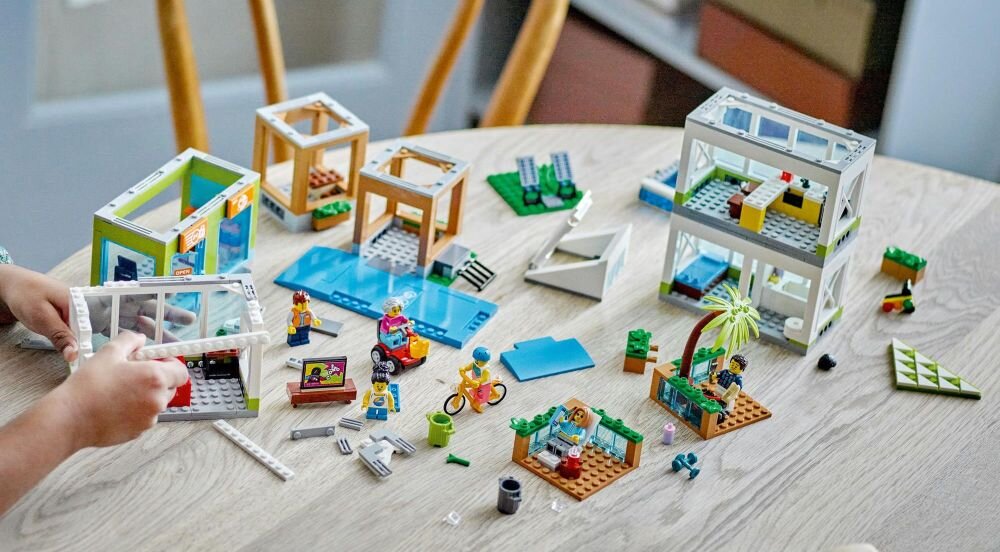 LEGO City Apartamentowiec 60365 klocki elementy zabawa łączenie figurki akcesoria figurka zestaw