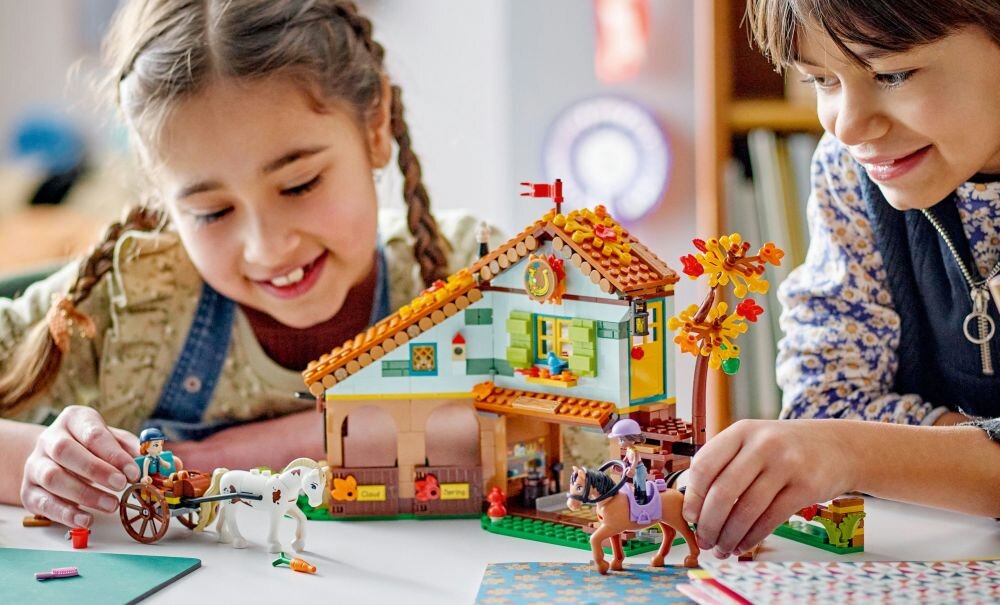 LEGO Friends Stajnia Autumn 41745 klocki elementy zabawa łączenie figurki akcesoria figurka zestaw