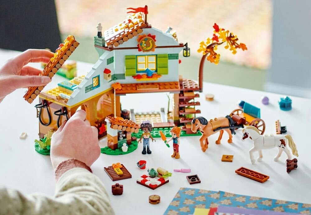 LEGO Friends Stajnia Autumn 41745 klocki elementy zabawa łączenie figurki akcesoria figurka zestaw