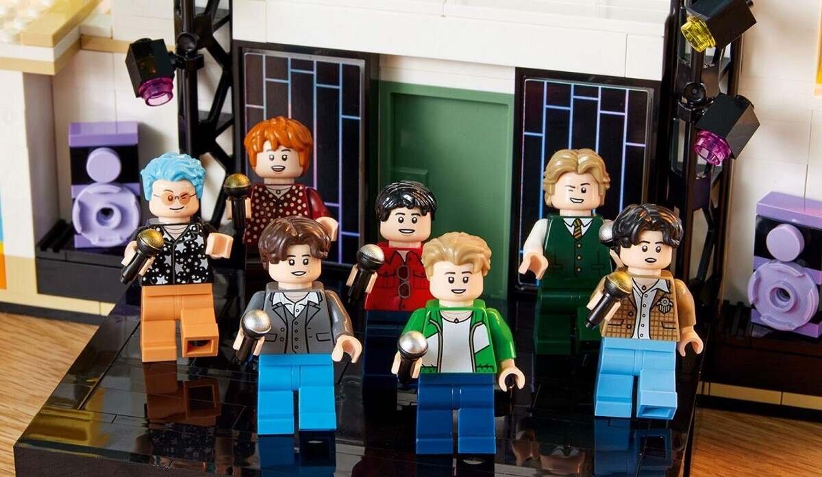 LEGO IDEAS BTS Dynamite 21339 dziecko kreatywność zabawa nauka rozwój klocki figurki minifigurki jakość tradycja konstrukcja nauka wyobraźnia role jakość bezpieczeństwo wyobraźnia budowanie pasja hobby funkcje instrukcja aplikacja LEGO Builder