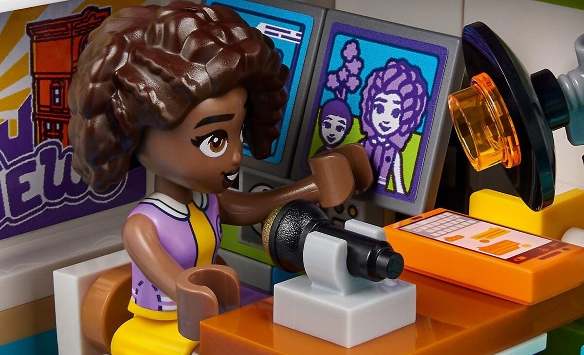 LEGO Friends Reporterska furgonetka 41749 dziecko kreatywność zabawa nauka rozwój klocki figurki minifigurki jakość tradycja konstrukcja nauka wyobraźnia role jakość bezpieczeństwo wyobraźnia budowanie pasja hobby funkcje instrukcja aplikacja LEGO Builder
