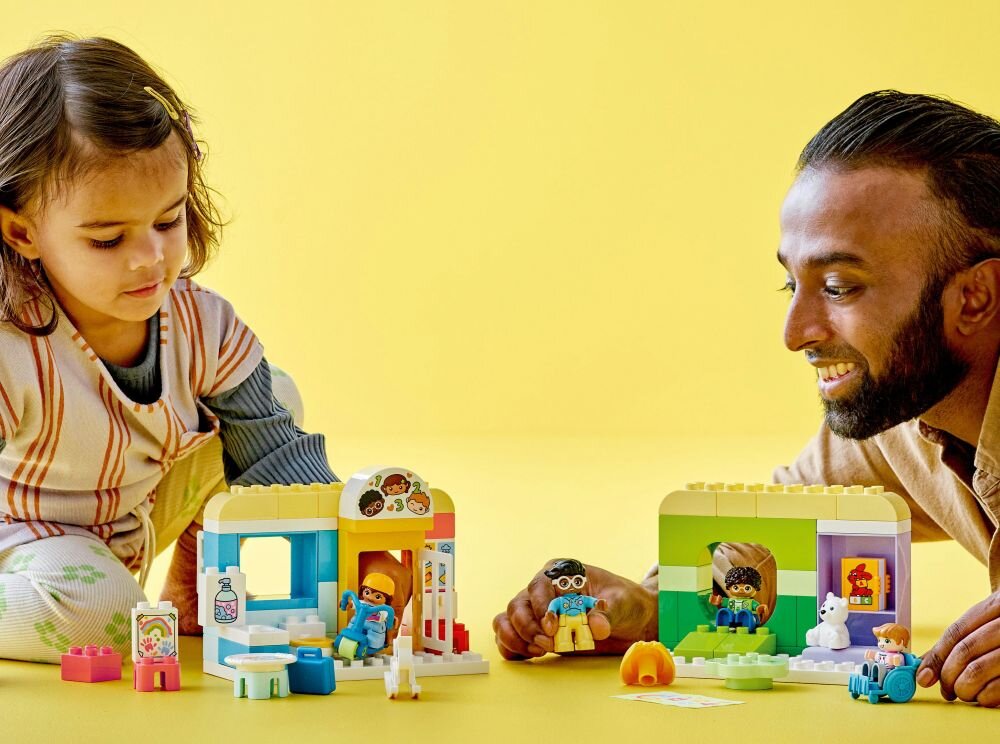 LEGO DUPLO Dzień z życia w żłobku 10992 klocki elementy zabawa łączenie figurki akcesoria figurka zestaw