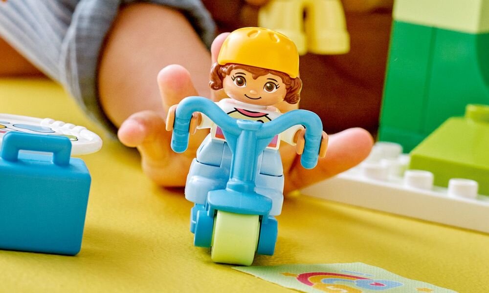 LEGO DUPLO Dzień z życia w żłobku 10992 klocki elementy zabawa łączenie figurki akcesoria figurka zestaw
