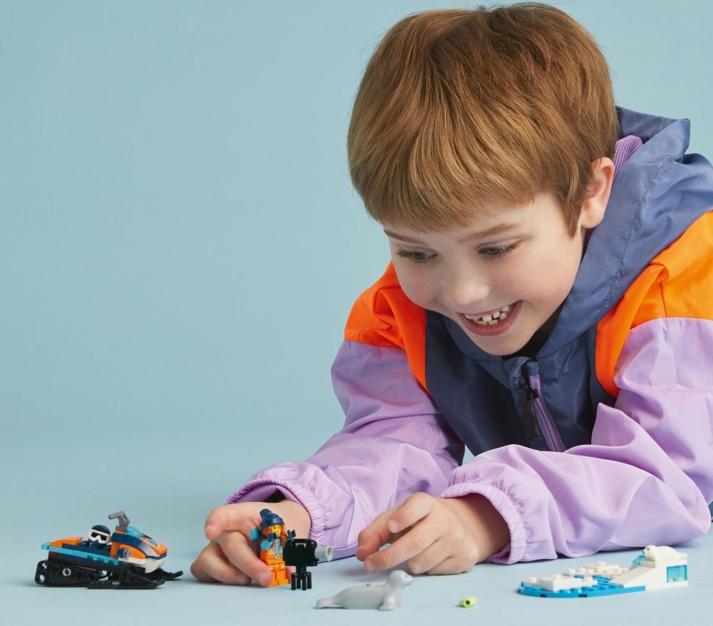 LEGO City Skuter śnieżny badacza Arktyki 60376 klocki elementy zabawa łączenie figurki akcesoria figurka zestaw 