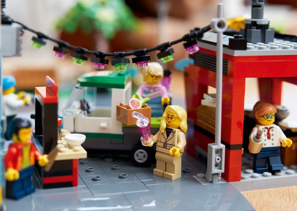 LEGO City Śródmieście 60380  klocki elementy zabawa łączenie figurki akcesoria figurka zestaw 