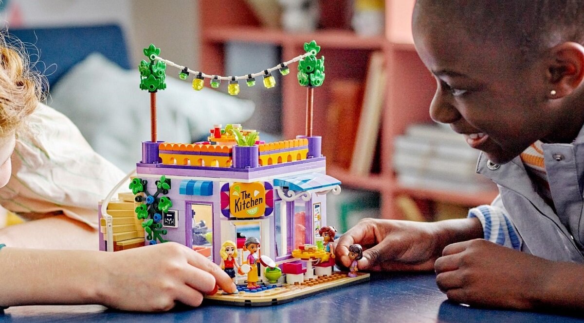 LEGO Friends Jadłodajnia w Heartlake 41747 dziecko kreatywność zabawa nauka rozwój klocki figurki minifigurki jakość tradycja konstrukcja nauka wyobraźnia role jakość bezpieczeństwo wyobraźnia budowanie pasja hobby funkcje instrukcja aplikacja LEGO Builder
