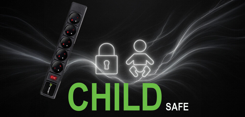 Na czarnym tle widoczna jest listwa zasilająca z pięcioma gniazdami i włącznikiem. Obok znajdują się ikony kłódki i dziecka oraz napis \'CHILD SAFE\'.