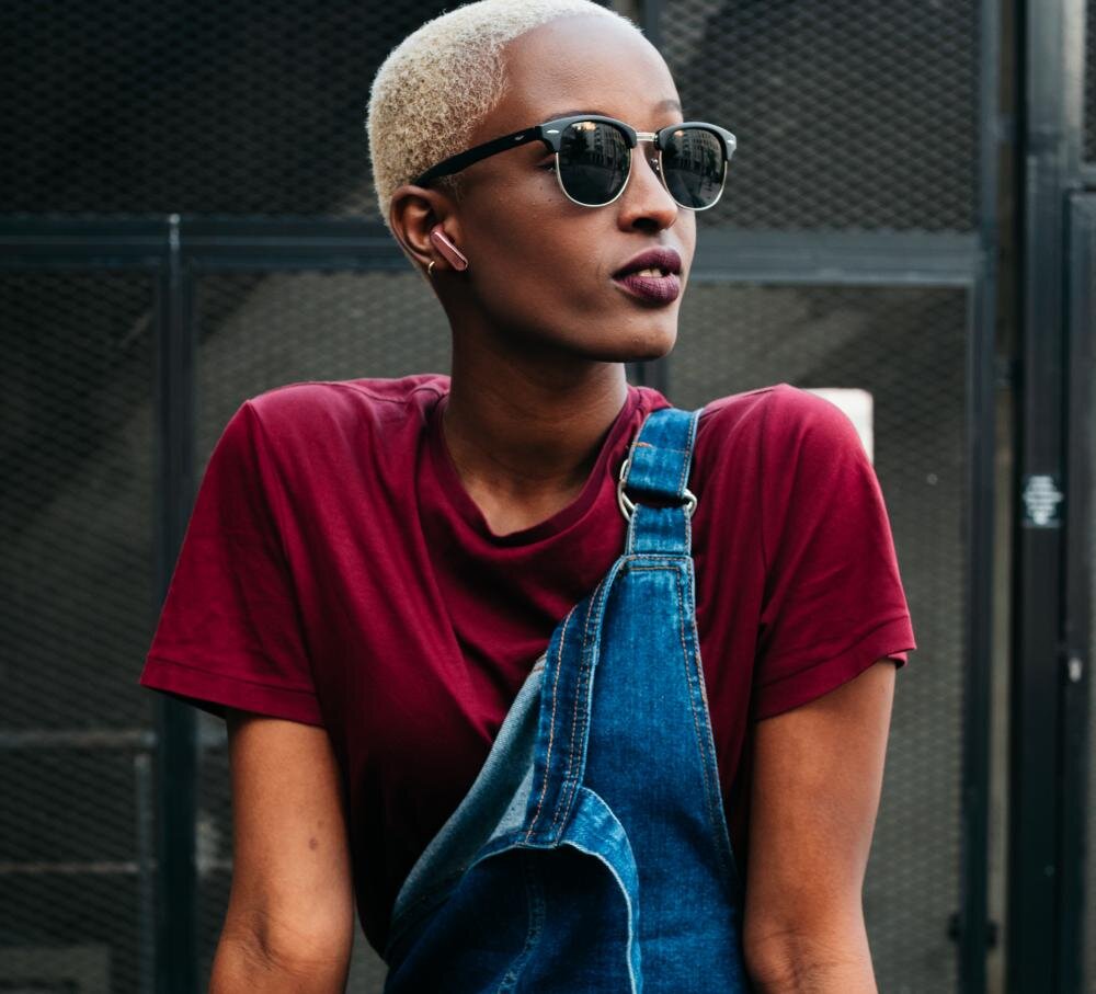 Słuchawki douszne JBL Live Flex brzmienie przetworniki personalizacja muzyka redukcja szumu czas pracy czas działania jakość obudowa wytrzymałość aplikacja połączenie wielopunktowe szybkie parowanie zestaw