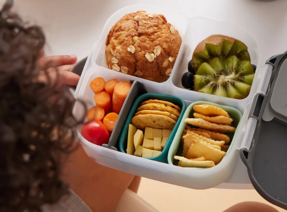 Pojemnik plastikowy BB400738 1 L Grafitowy funkcjonalny wygodny uzytkowanie poreczny uchwyt klips