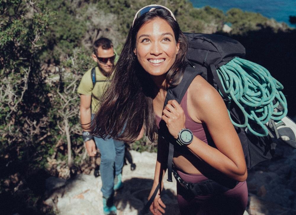 Smartwatch SUUNTO Vertical Titanium Solar ekran bateria czujniki zdrowie sport pasek ładowanie pojemność rozdzielczość łączność sterowanie krew puls rozmowy smartfon aplikacja