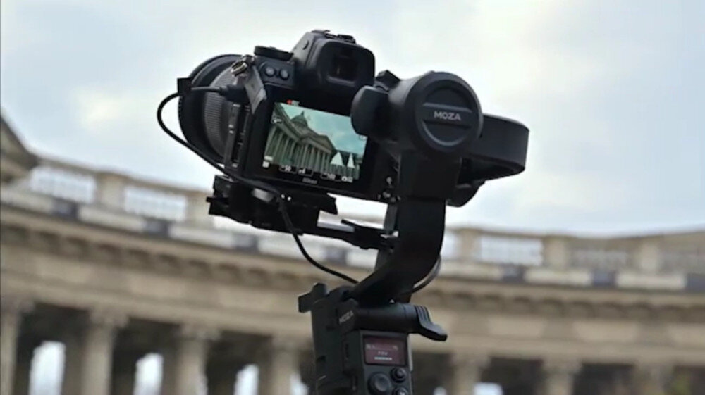 Gimbal ręczny MOZA AirCross 3 Standard + Walizka kontrola przyciski wyświetlacz