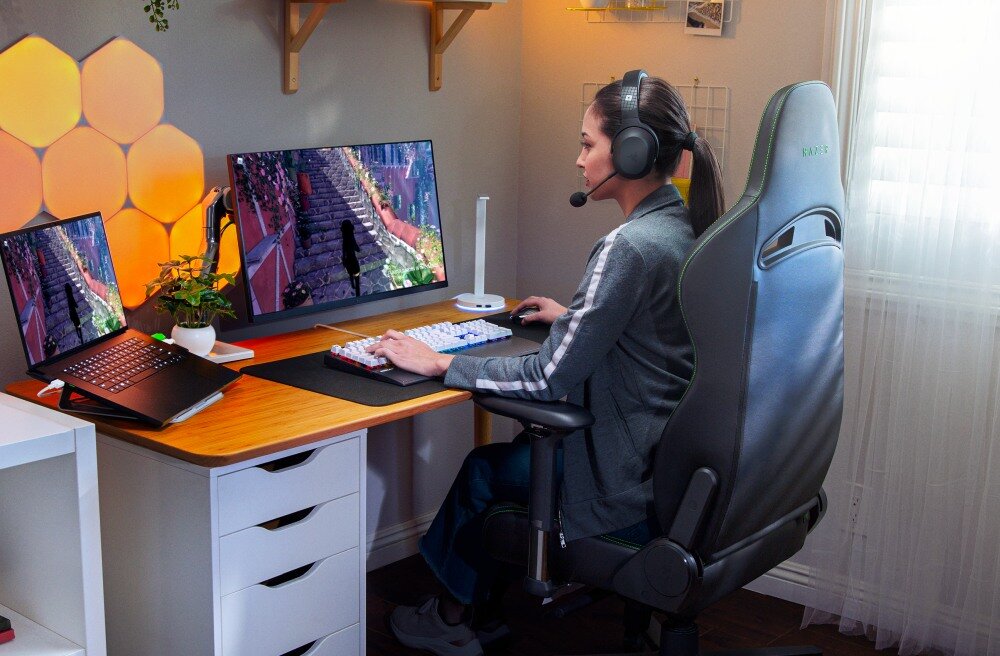 Słuchawki RAZER Barracuda X Roblox Edition design komfort lekkość dźwięk jakość wrażenia słuchowe ergonomia lekkość sport aktywność podróże czas pracy działanie akumulator